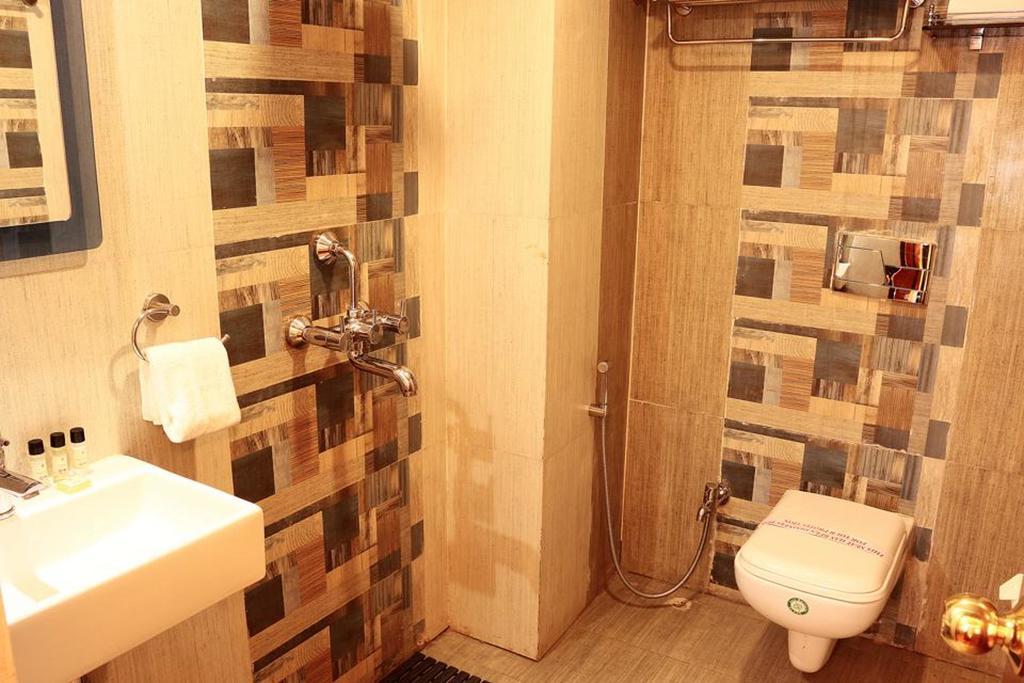 Oyo 1522 Npg Hotel Kolkata Luaran gambar